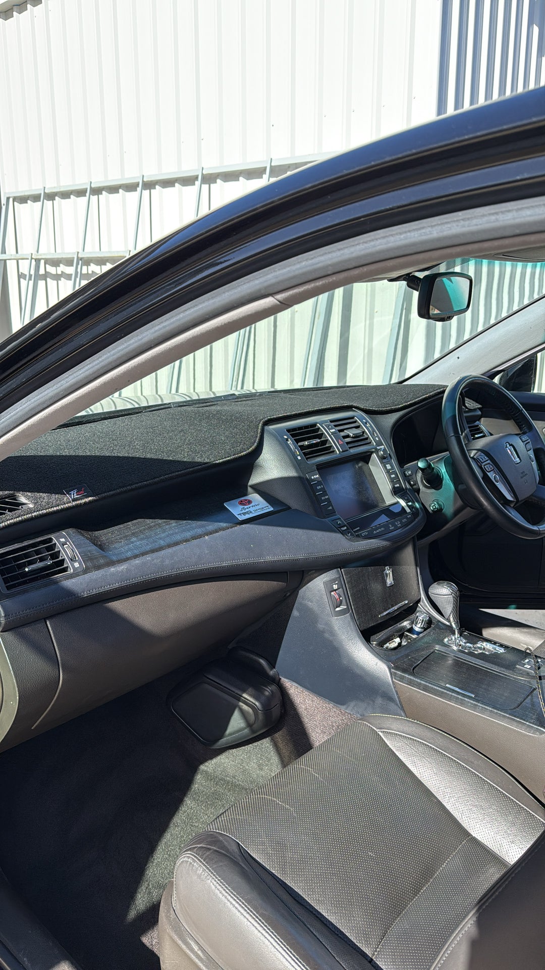 Crown 200 Series Dash Mat! ('08-'11)