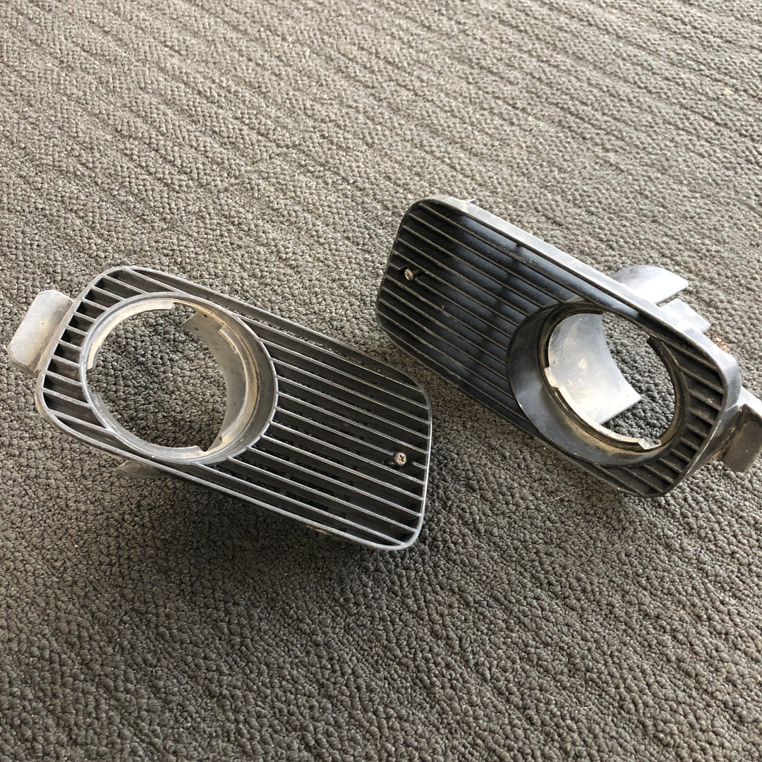 R33 GTR Indicator Vent / Surrounds