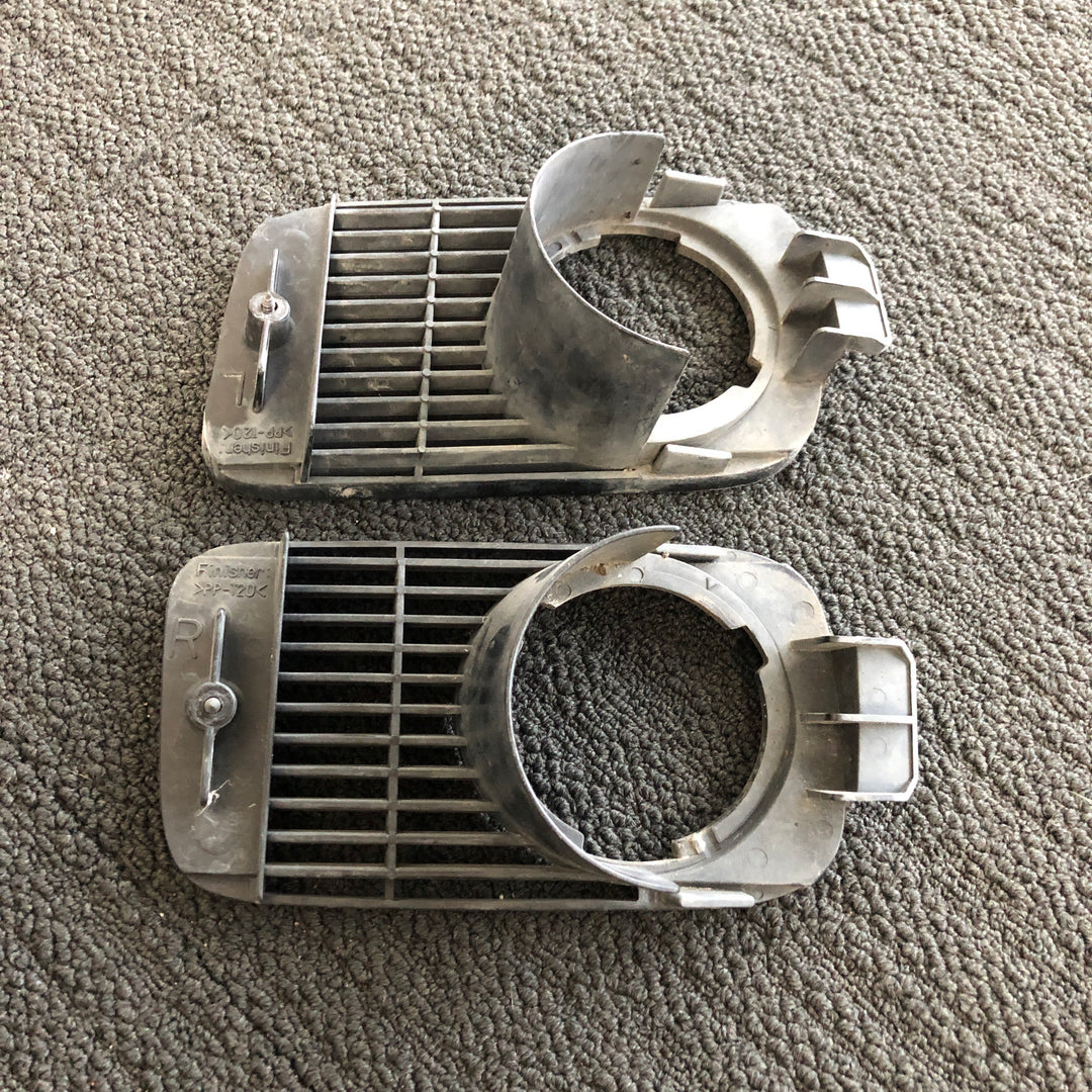 R33 GTR Indicator Vent / Surrounds