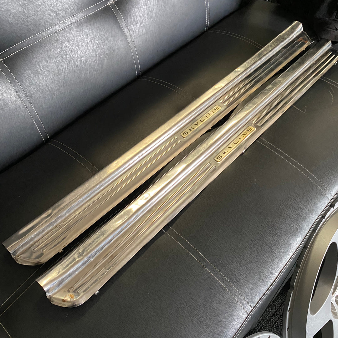 R33 Factory Option Chrome Scuff Plates!